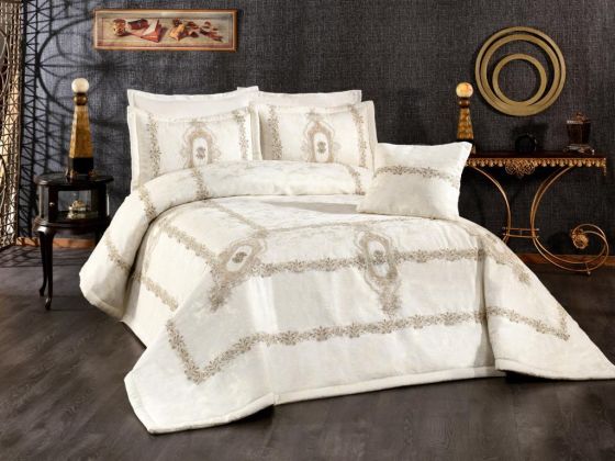 Anfal Embroidered Velvet Double Bedspread Cream