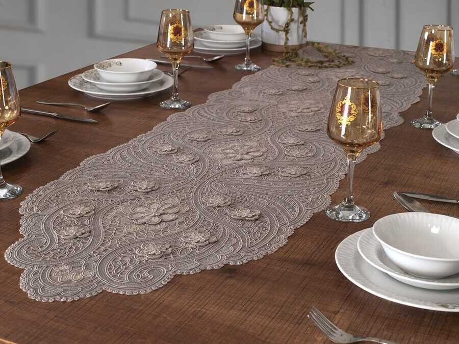 Dowry World - Angles Cordone Runner Silver Dowry World - Angles Cordone Runner Silver