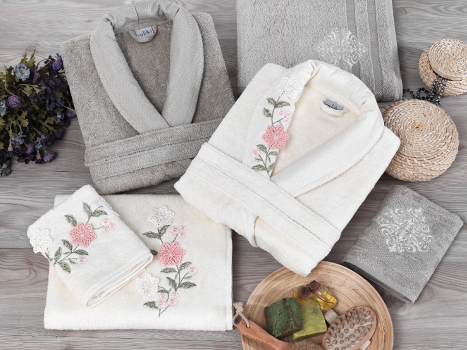 Dowry World - Arliva Bambu طقم ارواب حمام عائلي منقوش برسومات ثلاثيه الابعاد لون رمادي وكريمي