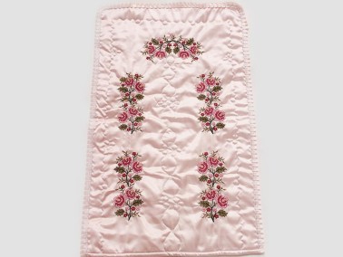 Burgundy Rose Embroidered Pink Prayer Rug - Thumbnail