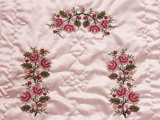 Burgundy Rose Embroidered Pink Prayer Rug