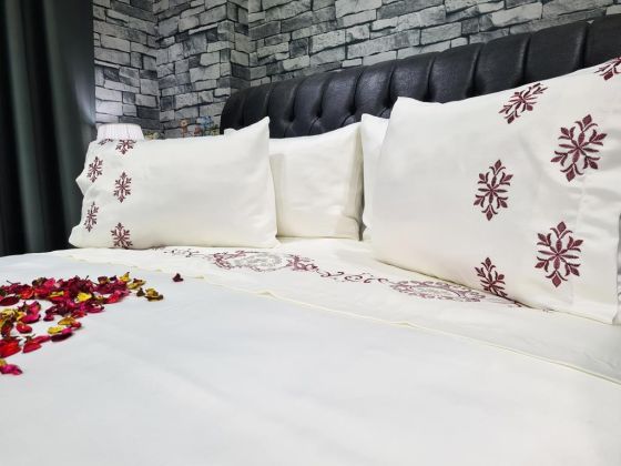 Dowry Land Harmony Cotton Satin Duvet Cover Set Cream Claret Red