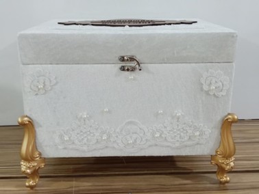 Dowry World Avangarde Square Jewelry Chest with Hook Cream - Thumbnail