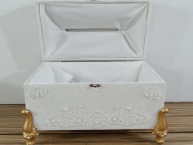 Dowry World Avangarde Square Jewelry Chest with Hook Cream - Thumbnail