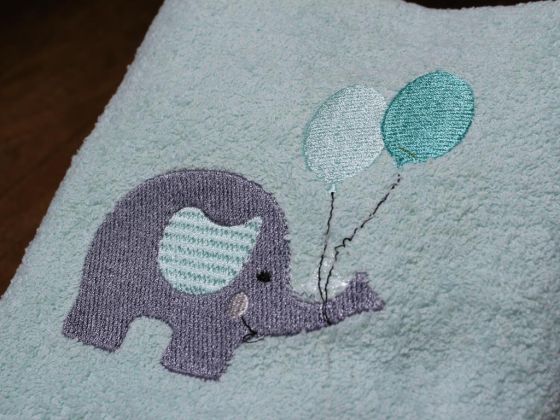 Dowry World Balloon Elephant Hand Face Towel Green