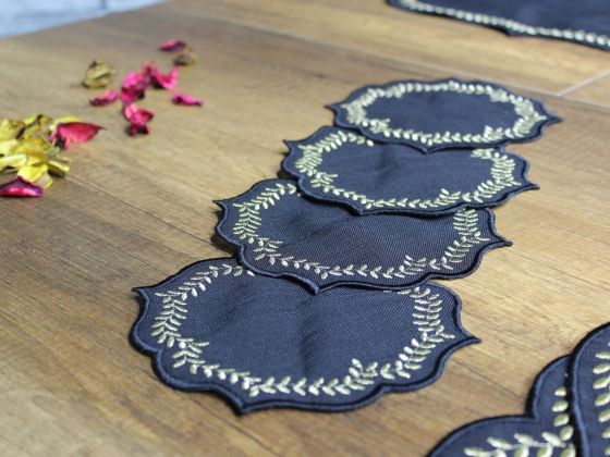 Dowry World Wreath 17 Piece Placemat Set Black - Gold