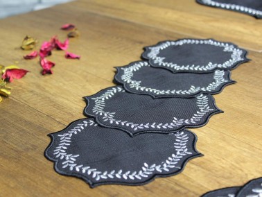 Dowry World Wreath 17 Piece Placemat Set Black - Silver - Thumbnail