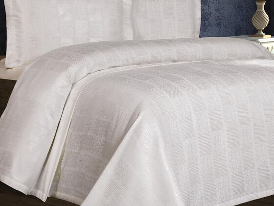 Dowry World Elenora Bedspread Cream