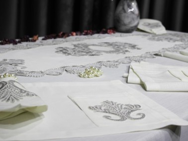 Dowry Land Gülfem 8 Person Table Cloth Set Cream Silver - Thumbnail