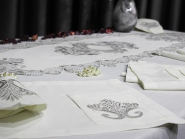 Dowry Land Gülfem 8 Person Table Cloth Set Cream Silver - Thumbnail