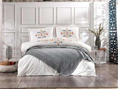 Çeyiz Diyarı - Dowry Land Cross Stitch Double Knitwear Blanket Set Gray Çeyiz Diyarı - Dowry Land Cross Stitch Double Knitwear Blanket Set Gray