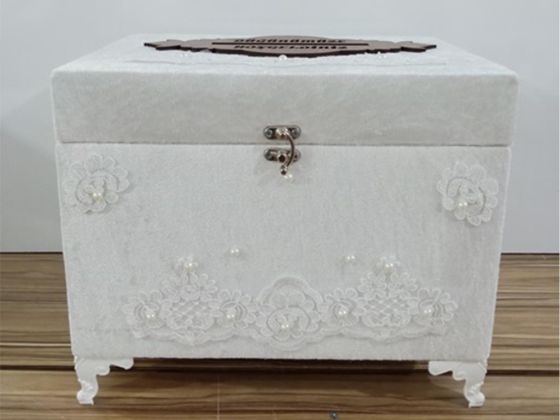 Dowry World Hook Pleated Square Jewelry Chest Cream