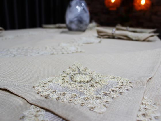 Dowry Land Snowflake 26 Piece Table Cloth Set Cappucino