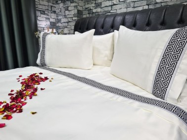 Dowry World Mary Cotton Satin Duvet Cover Set Cream Black - Thumbnail