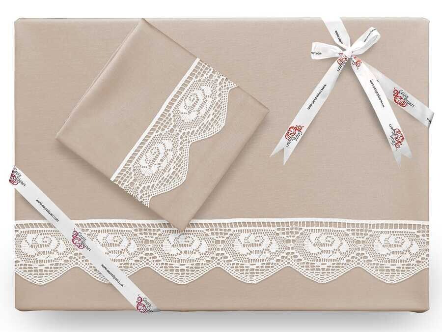 Dowry World - Çeyiz Diyarı Puka Sade طقم غطاء لحاف مطرز بالدانتيل لون بيج Dowry World - Çeyiz Diyarı Puka Sade طقم غطاء لحاف مطرز بالدانتيل لون بيج