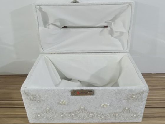 Dowry World Encrypted Square Jewelry Chest Cream