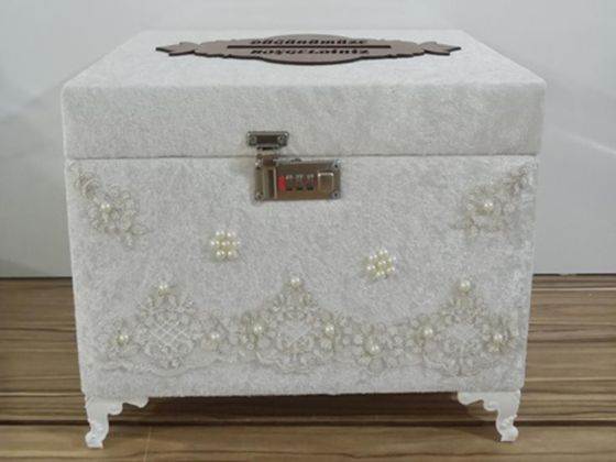 Dowry World Password Pleated Square Jewelry Chest Cream