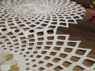 Dowry World Clover Pattern Velvet Runner Cappucino - Thumbnail