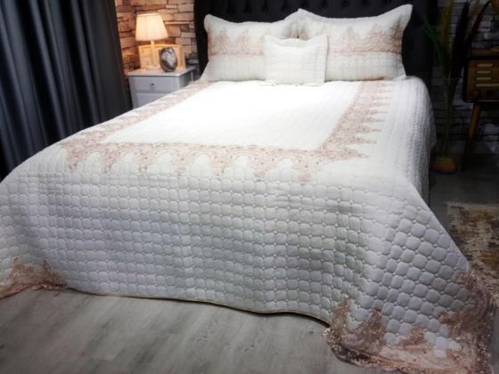 Dowry Quilted Bedspread Bade Cream Powder