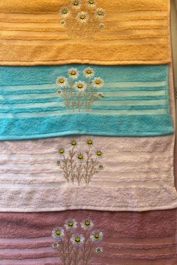 Daisy Soft Embroidered Towels Set 50x90 cm 4 pcs - Thumbnail