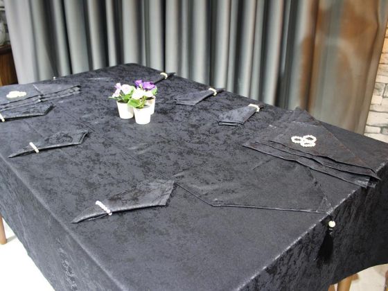 Dessert Jacquard Table Cloth Set for 12 Person - Black