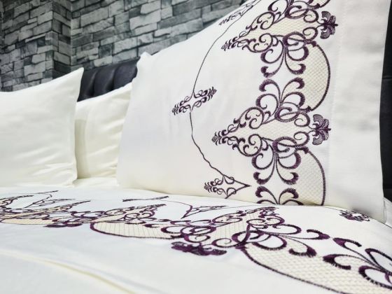 Dowry Land Mahidevran Cotton Satin Duvet Cover Set Cream Plum