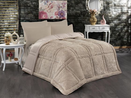 Dowry World Checkered Double Velvet Quilt Beige