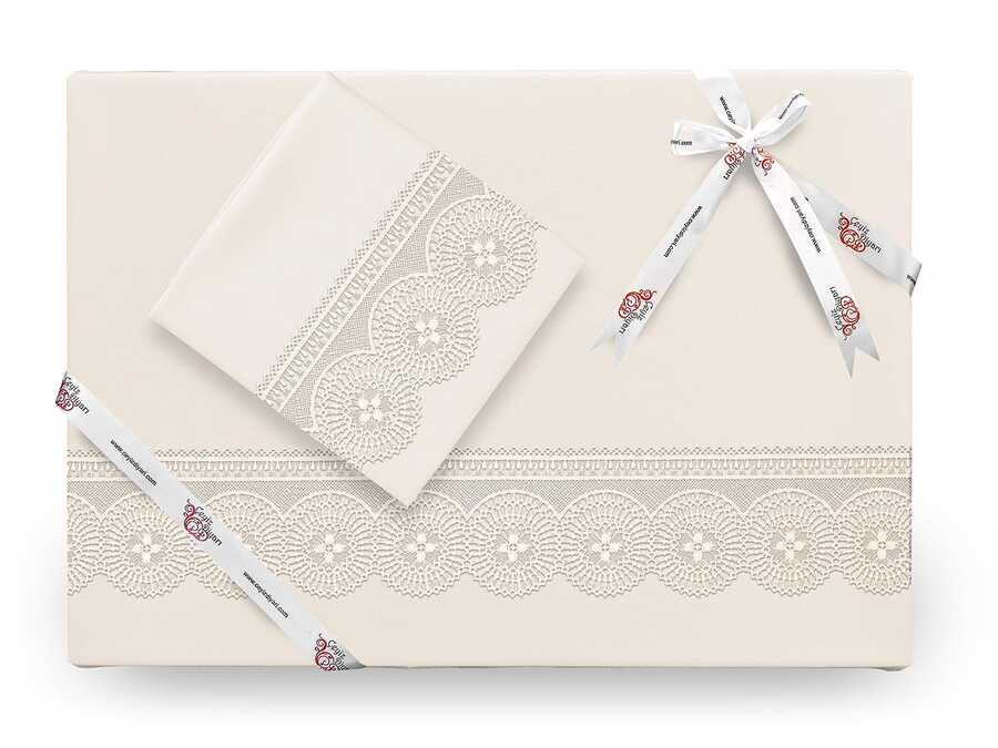 Dowry World - Dowryworld Birella طقم غطاء لحاف مطرز بالتطريز الفرنسي -لون كريمي