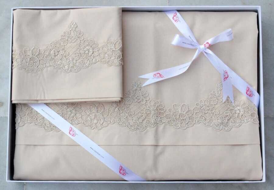 Dowry World - Dowryworld Servella طقم غطاء لحاف مطرز  Dowry World - Dowryworld Servella طقم غطاء لحاف مطرز