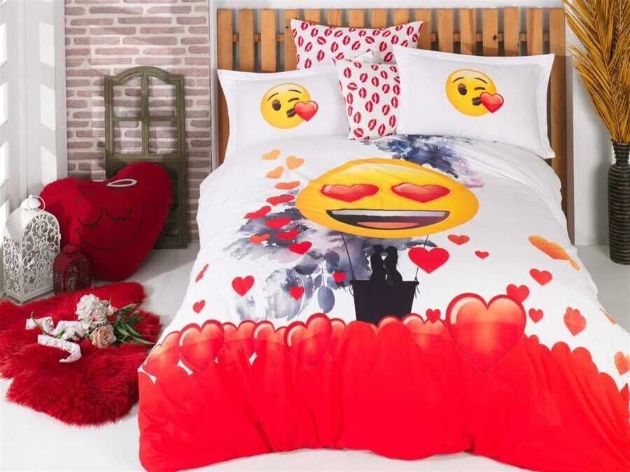 Emoji Kiss Kids Duvet Cover Set