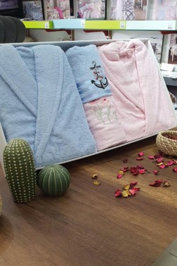 Family Embroidered Bathrobe Set 4 pcs, Bathrobe M-L, Towels 90x50 cm Cotton Pink Blue - Thumbnail