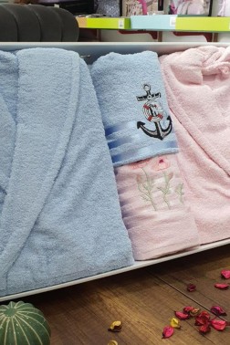 Family Embroidered Bathrobe Set 4 pcs, Bathrobe M-L, Towels 90x50 cm Cotton Pink Blue - Thumbnail