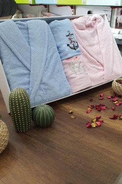 Family Embroidered Bathrobe Set 4 pcs, Bathrobe M-L, Towels 90x50 cm Cotton Pink Blue - Thumbnail