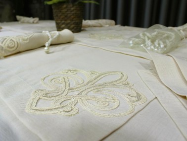 Handcrafted French Lace 34 Piece Placemat Cappucino - Thumbnail