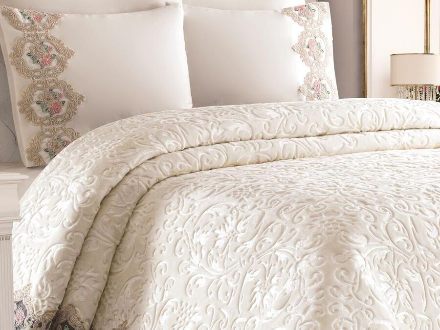 French Guipure Adriana Blanket Set Cream