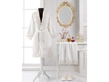  French Laced Fulya Bamboo Honeymoon Bathrobe Set
- Thumbnail