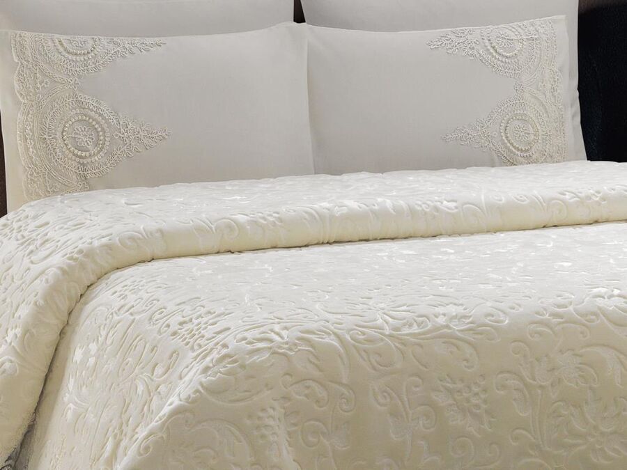 French Guipure Hurrem Blanket Set Cream