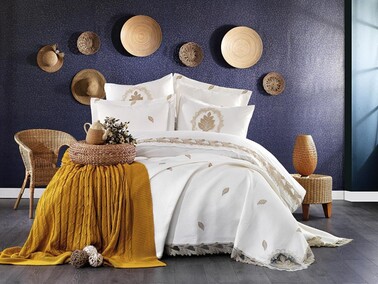 Dowry World - French Guipure Embroidered Alya Blanket Bridal Set Cream Gold Dowry World - French Guipure Embroidered Alya Blanket Bridal Set Cream Gold