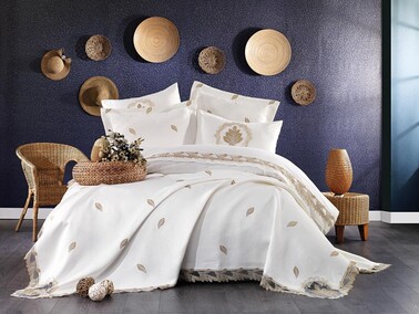 Dowry World - French Guipure Embroidered Alya Bridal Set Cream Gold Dowry World - French Guipure Embroidered Alya Bridal Set Cream Gold