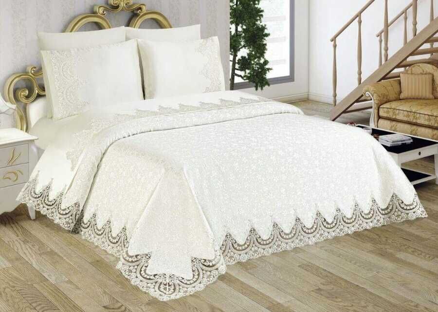  French Laced Sultans Pique Set Cream
