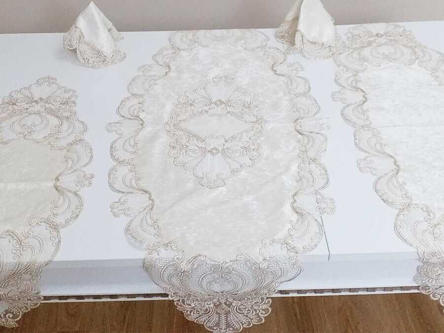  French Laced Jasmine Velvet Living Room Set 5 Pieces Cream Gold