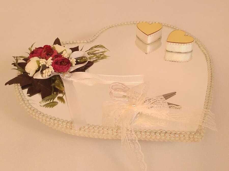 Heart Engagement's Tray With Pearl - Cream