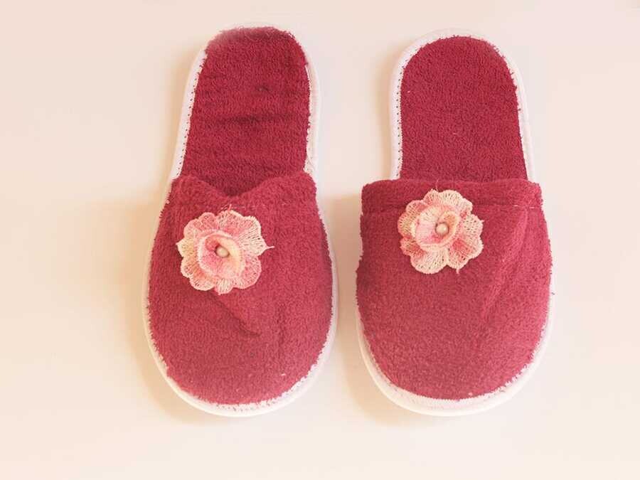 Dowry World - Pearly Pink Rose Patterned Slippers Claret Red