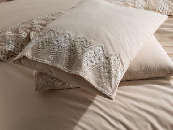Irina Duvet Cover French Lace Cappucino
