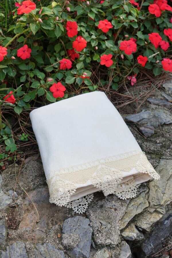 Shimmer Needle Lace Towel Cappucino