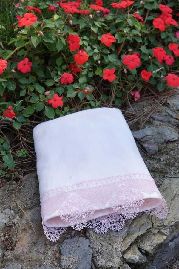 Shimmer Needle Lace Towel Powder