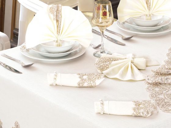 Lisa Table Cloth Set 18 Pieces Cream Gold