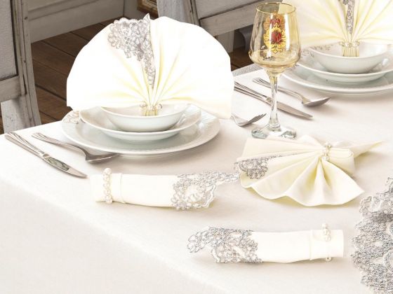 Lisa Table Cloth Set 18 Pieces Cream Silver