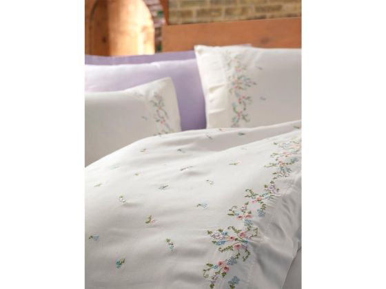 Nile Embroidered Cotton Satin Duvet Cover Set Cream Plum