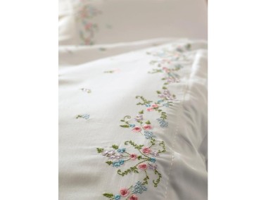 Nile Embroidered Cotton Satin Duvet Cover Set Cream Plum - Thumbnail